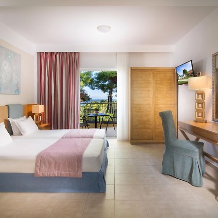 Alkion Hotel Kriopigi Bagian luar foto