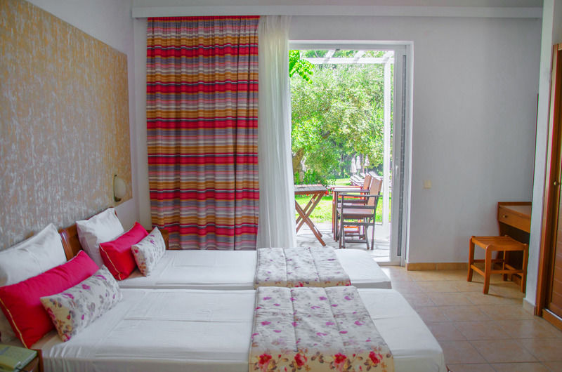 Alkion Hotel Kriopigi Bagian luar foto