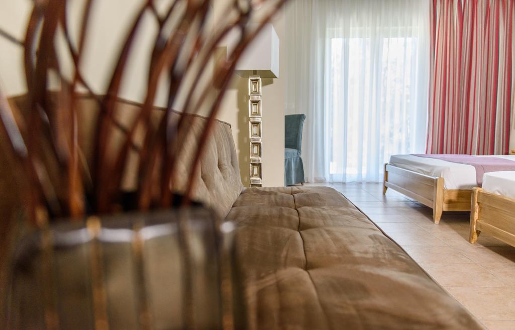 Alkion Hotel Kriopigi Bagian luar foto